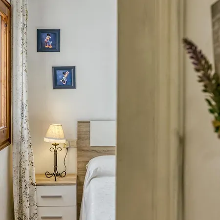 L'esquirol Casa Con Piscina Дом отдыха *